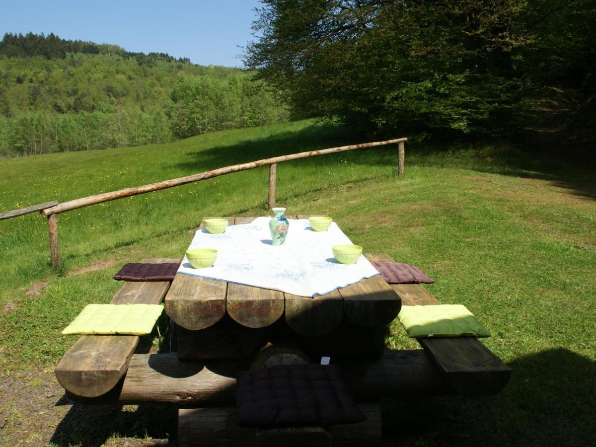 Cosy Holiday Home With Garden In Walscheid Екстер'єр фото