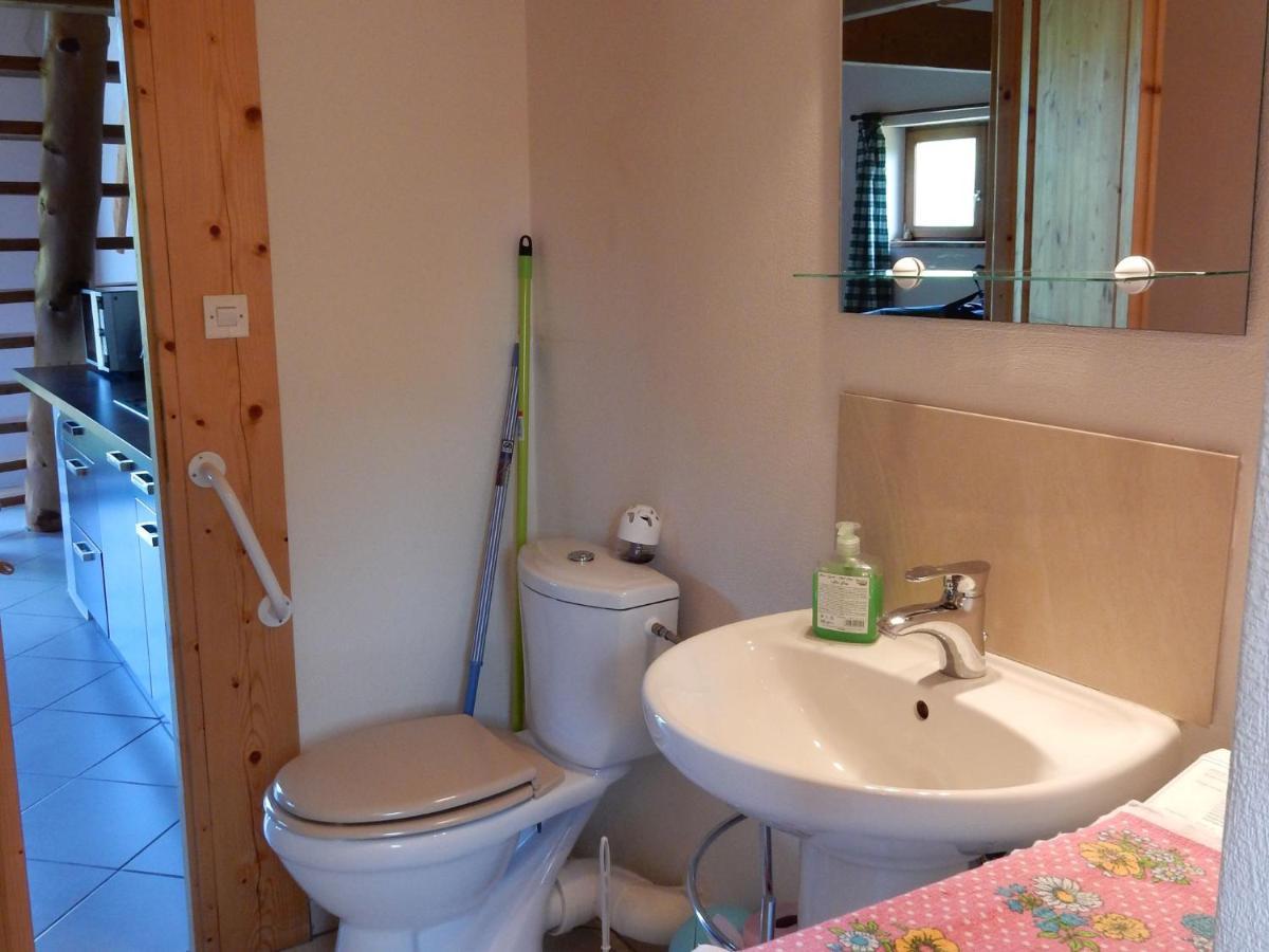 Cosy Holiday Home With Garden In Walscheid Екстер'єр фото