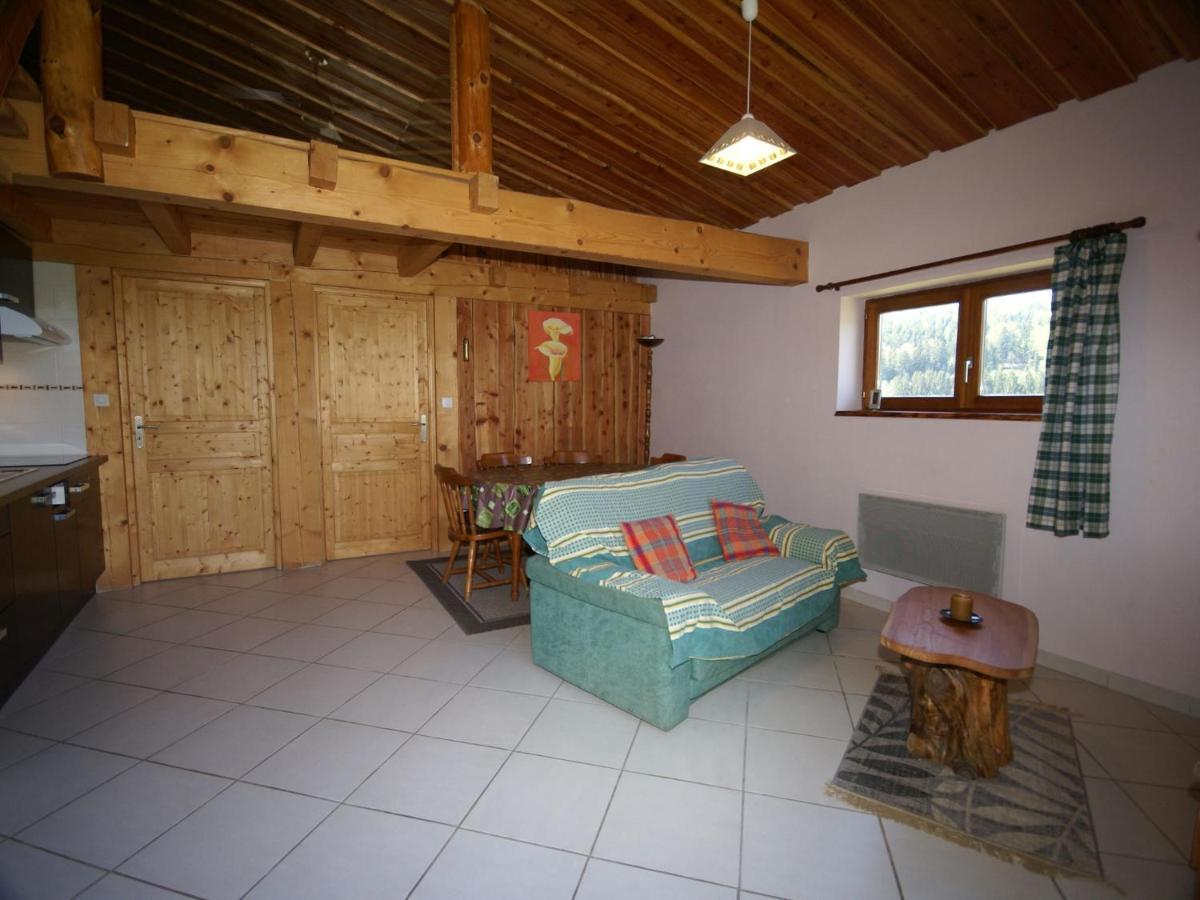 Cosy Holiday Home With Garden In Walscheid Екстер'єр фото